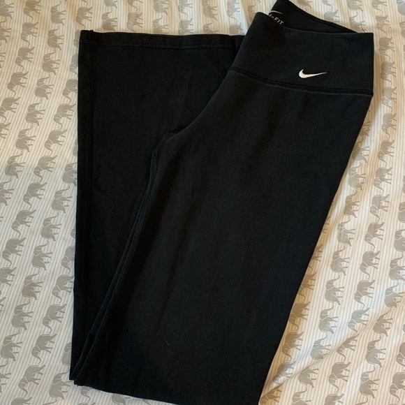 Nike Dry Fit Yoga Pants😍 - Picture 2 of 3
